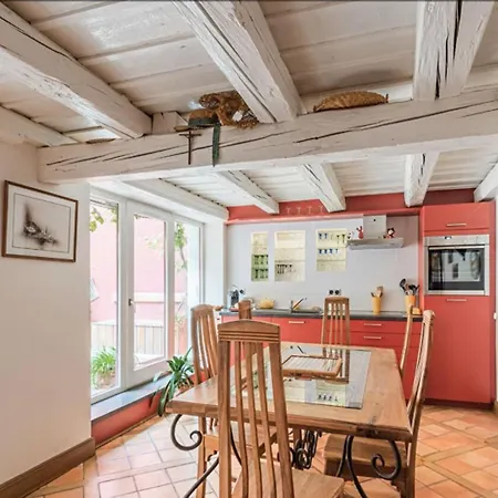 - Cosy House In Old Town For 6 People Будинок відпочинку *