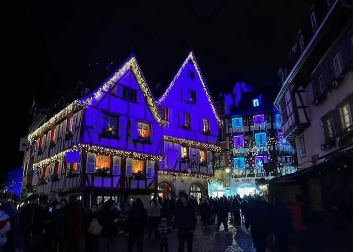 In Old Town 6 People *