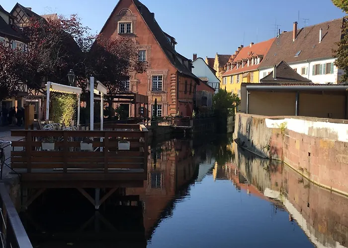 In Old Town 6 People